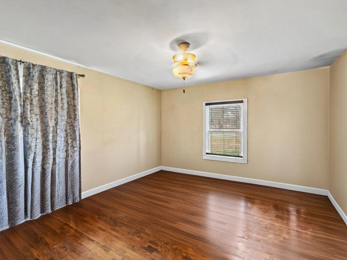 Unit photo after cleanup for relisting