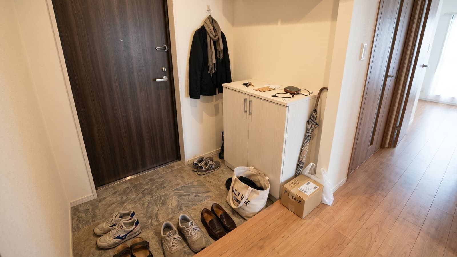 入居中物件の整理 玄関 ビフォー