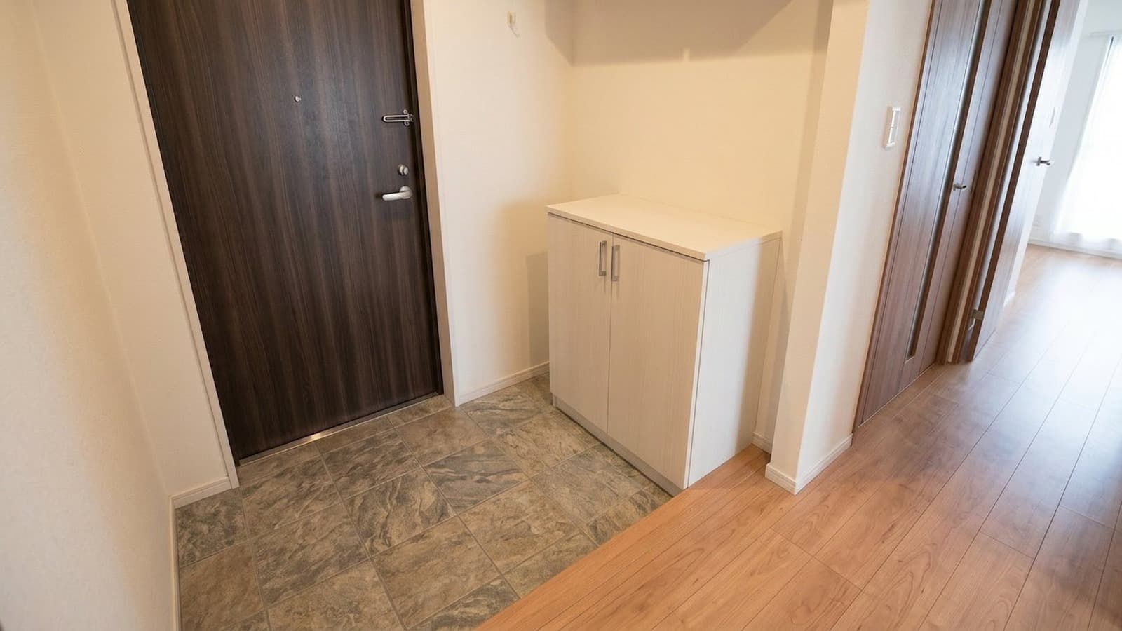 入居中物件の整理 玄関 アフター